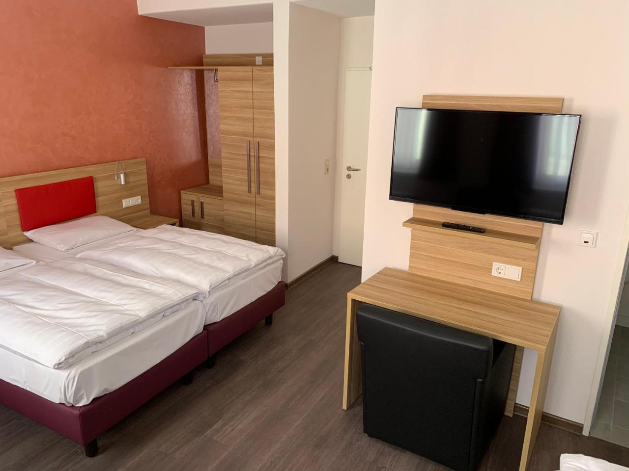 Hotel Well Garni Wittlich Bagian luar foto